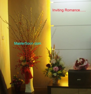 Flower corner 2 Flowers & Vases At xx Sector. Inviting Romance.