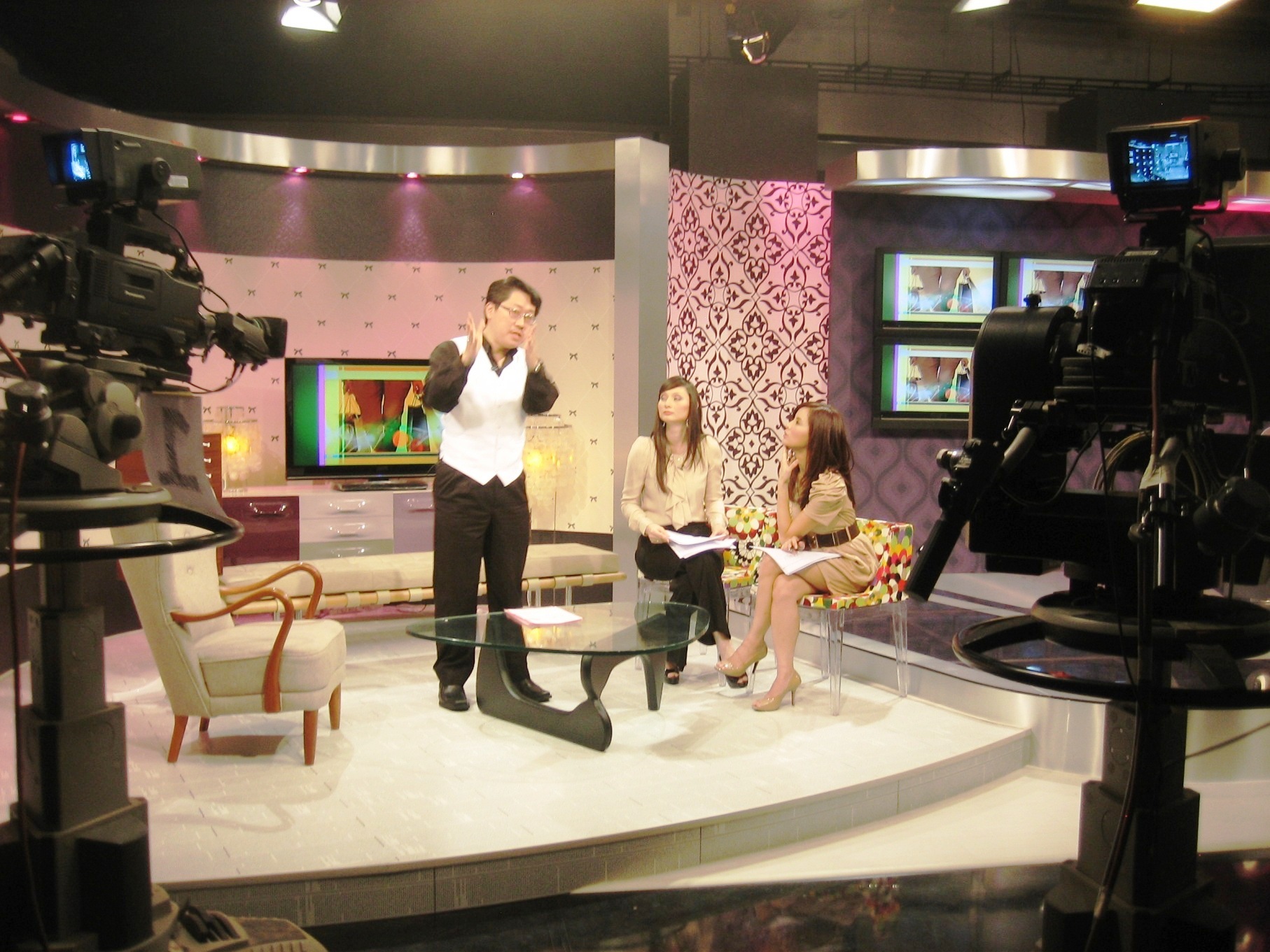 Master Soon During Bella Show Time Master Soon During Bella Show Time
