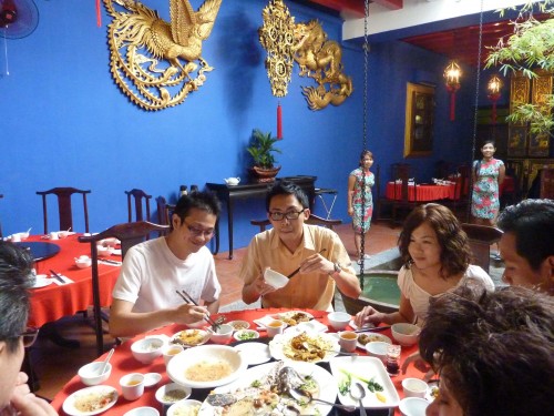 The food is so delicious..... Good experience to enjoy meal in the traditional Mansion in Penang Style